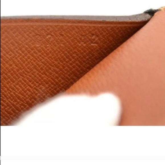 🔥❤️Auth Louis Vuitton Clutch Business Unisex Case - Picture 11 of 12